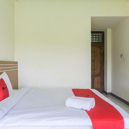 Reddoorz @ Tambolaka Sumba Hotel Lokokaki Exterior photo