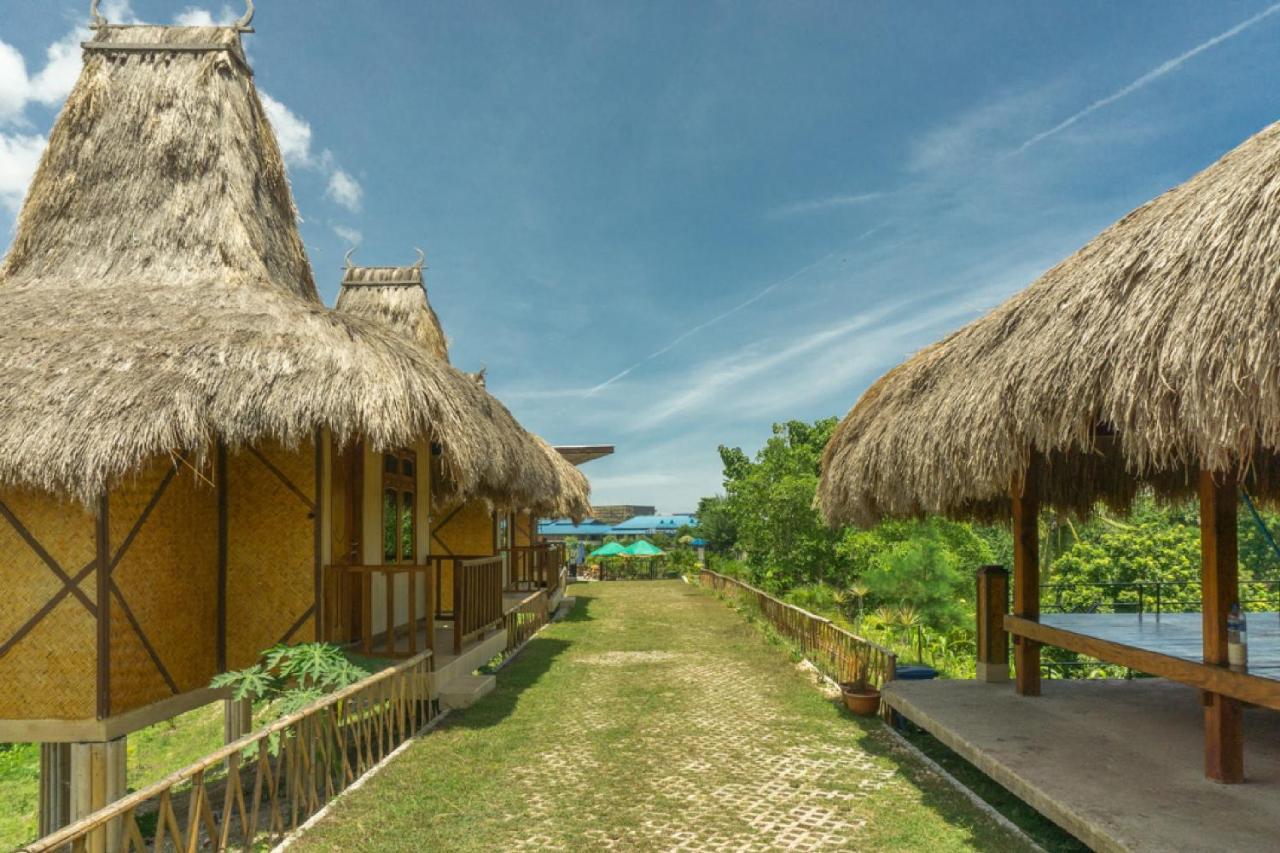 Reddoorz @ Tambolaka Sumba Hotel Lokokaki Exterior photo