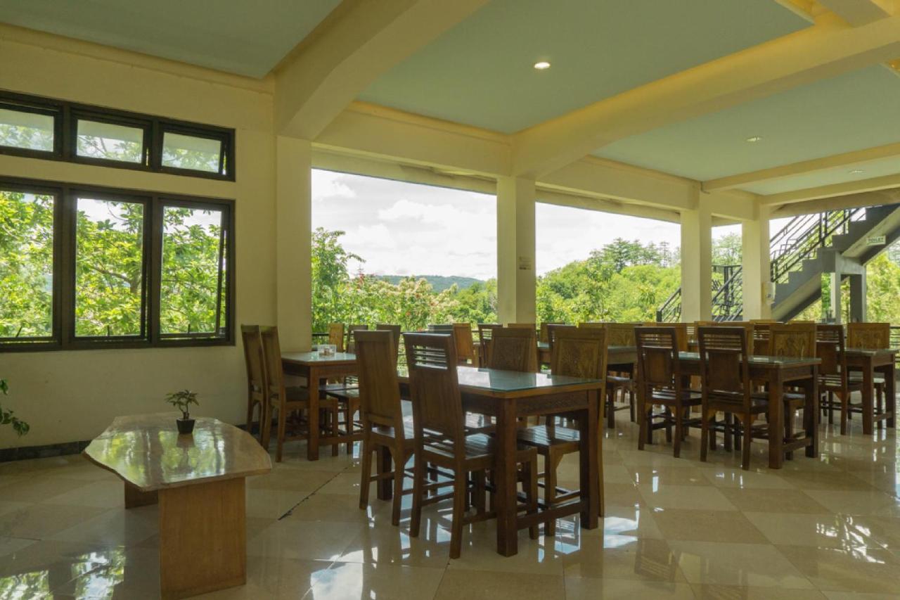 Reddoorz @ Tambolaka Sumba Hotel Lokokaki Exterior photo